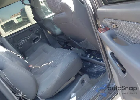 2004 Chevrolet Avalanche 1500 из США, поврежденный, VIN 3GNEC12T54G334334